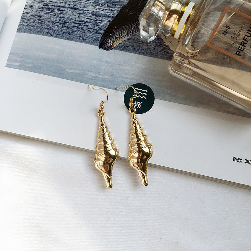 Seaside Vacation Chic Shell Conch Earrings - Vienna Verve Collection