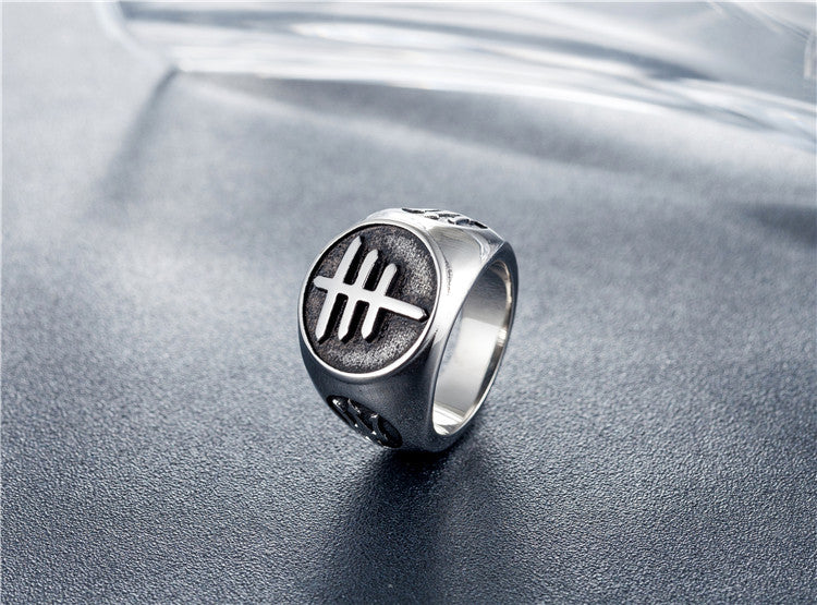 Stylish Men's Titanium Steel Crown Ring with Retro European and American Design