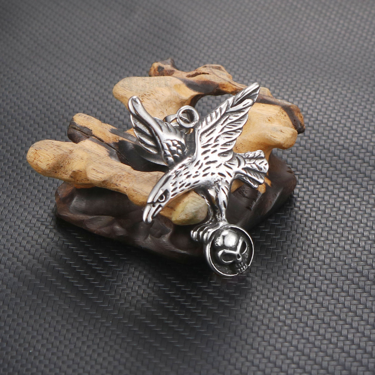 Men's Retro Stainless Steel Eagle and Skull Pendant Jewelry - European and American Fashion