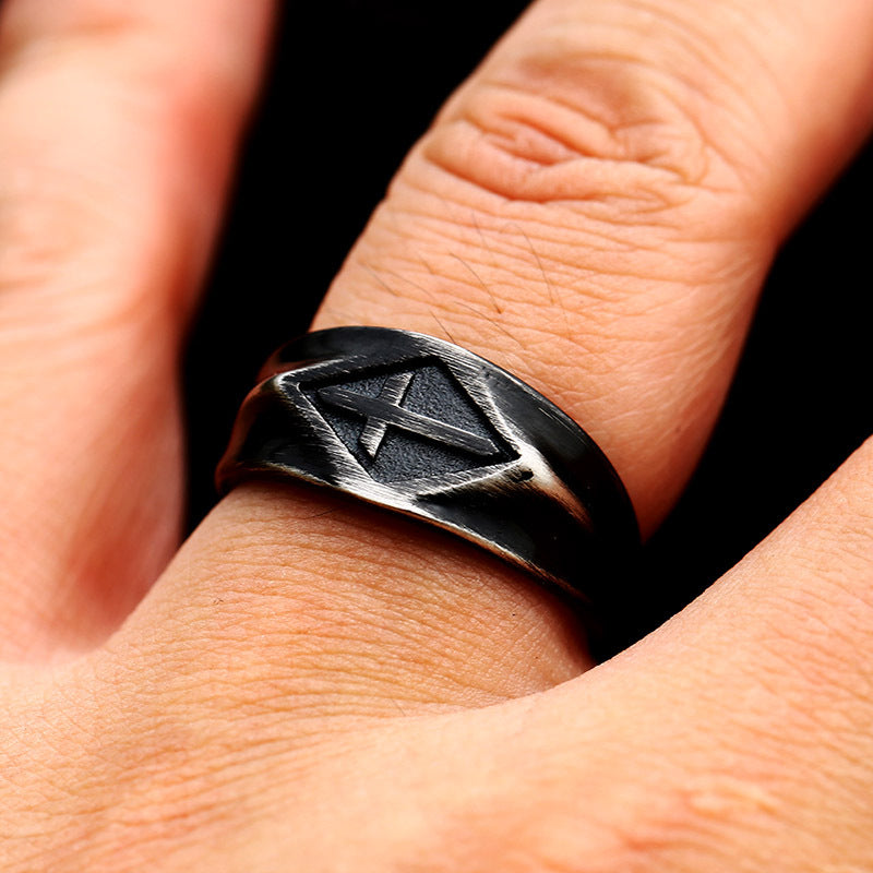 Vintage-Inspired Titanium Steel Men's Cross Ring - Elegant Wholesale Jewelry for Him