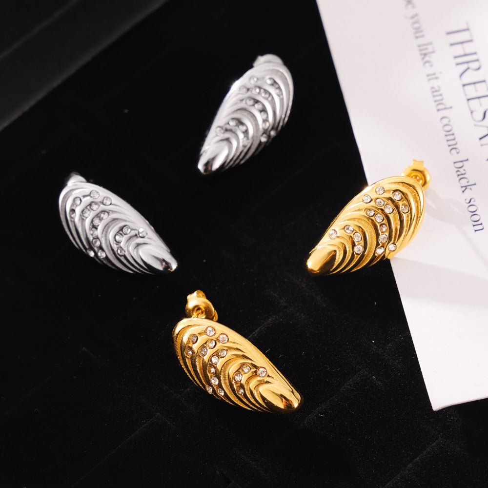 Elegant Zircon Shell Stud Earrings in Gold-Plated Titanium Steel