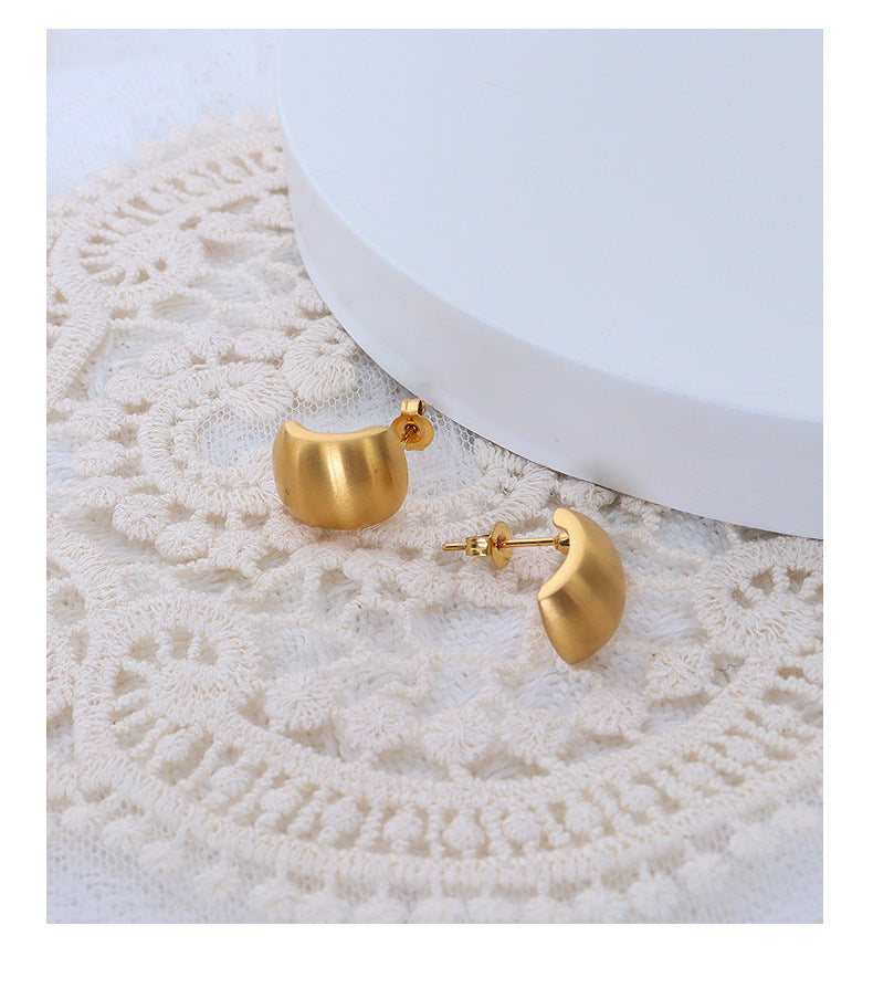 Golden Retro C-Shaped Earrings - Elegant Cross-Border Titanium Jewelry