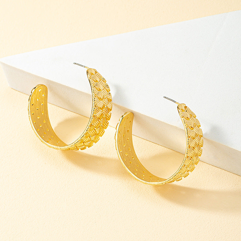 Retro Chic Textured Alloy C-Shaped Earrings - Vienna Verve Collection