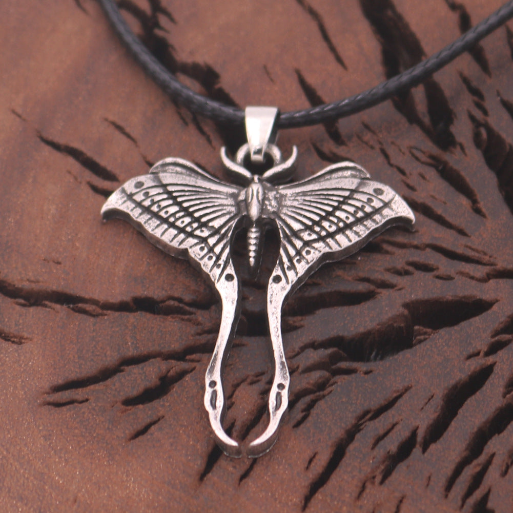 Skull Retro Pendant Necklace with Moth Wings - Men's Personalized Wholesale Jewelry