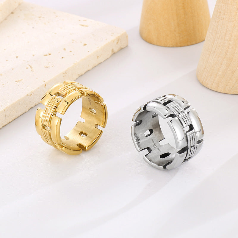 Stylish Hollow Woven Square Ring for Men - Retro European and American Fashion in Stainless Steel