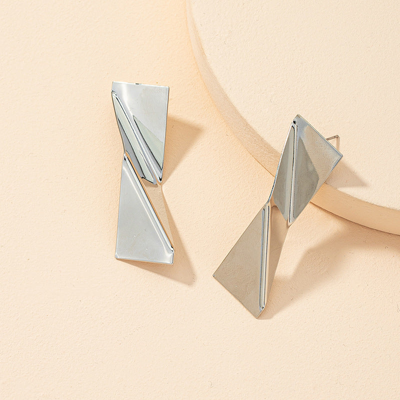 Exaggerated Retro Fashion Metal Geometric Earrings - Vienna Verve Collection