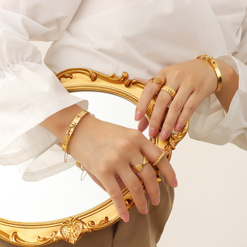 Luxurious 18k Gold Plated Bracelet Set with Fringed Buckle Detail