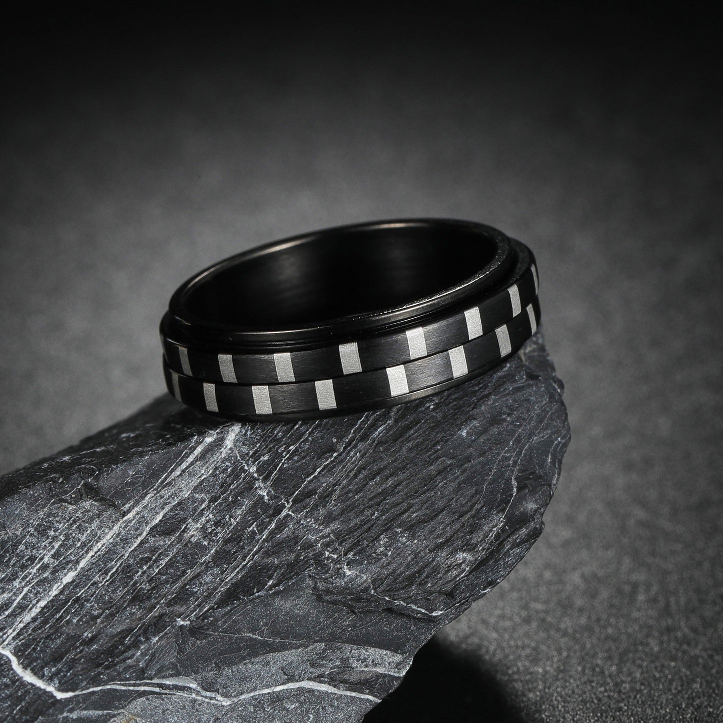 Rotating Black Titanium Steel Ring - Men's Decompression Jewelry