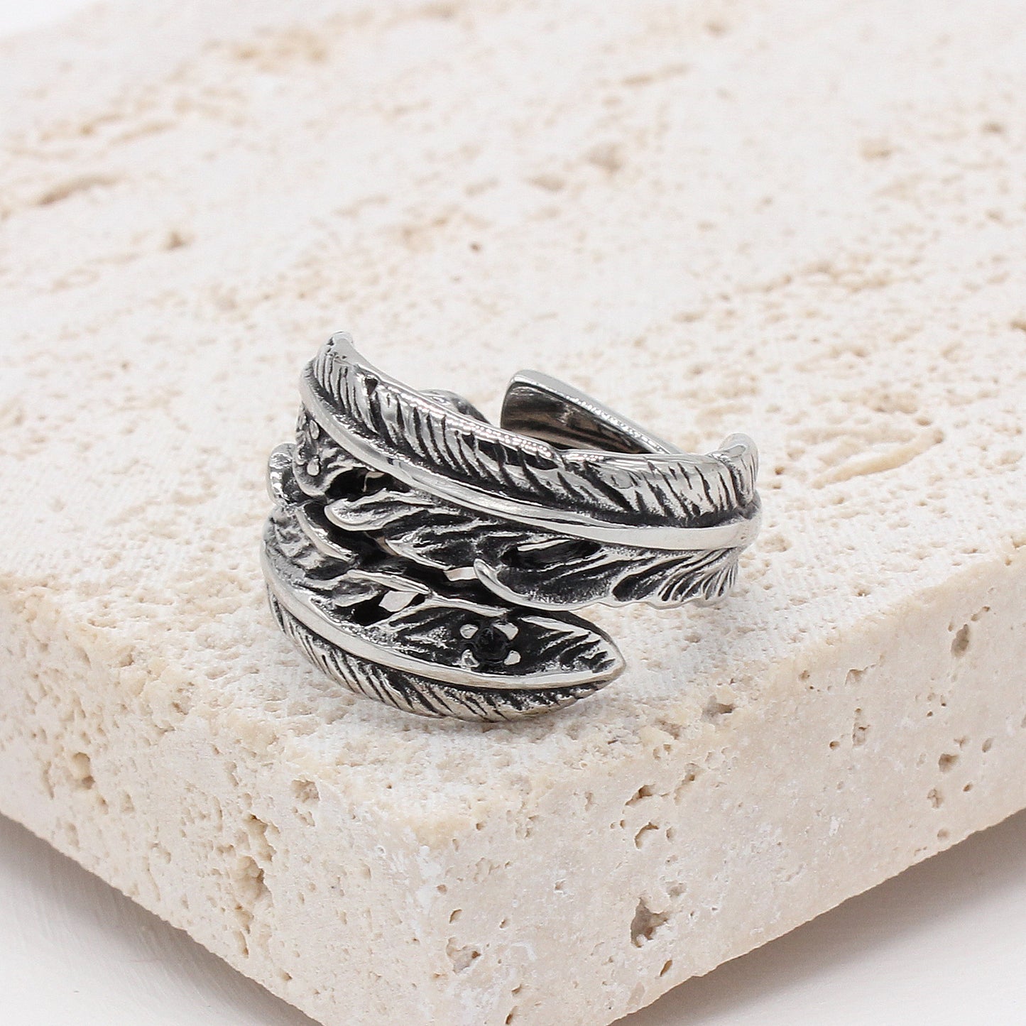 Retro High Bridge Feather Men's Titanium Steel Ring