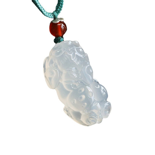 Natural White Chalcedony Pixiu Pendant Jewelry