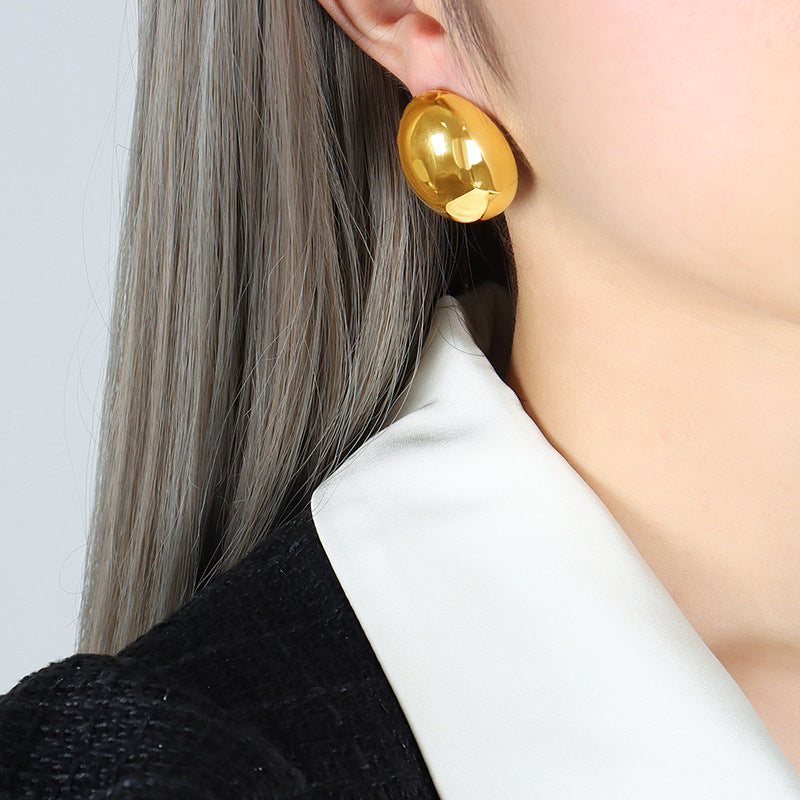 Chic Oval Earrings with a Glossy Finish