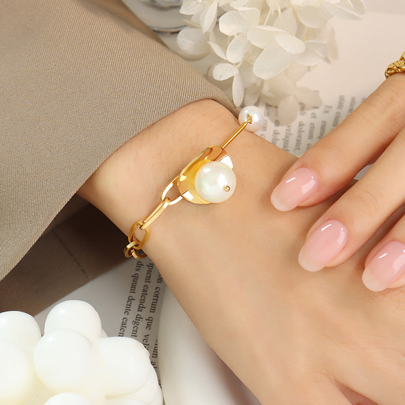 Gold-Plated Titanium Steel Bracelet with Retro Imitation Pearls