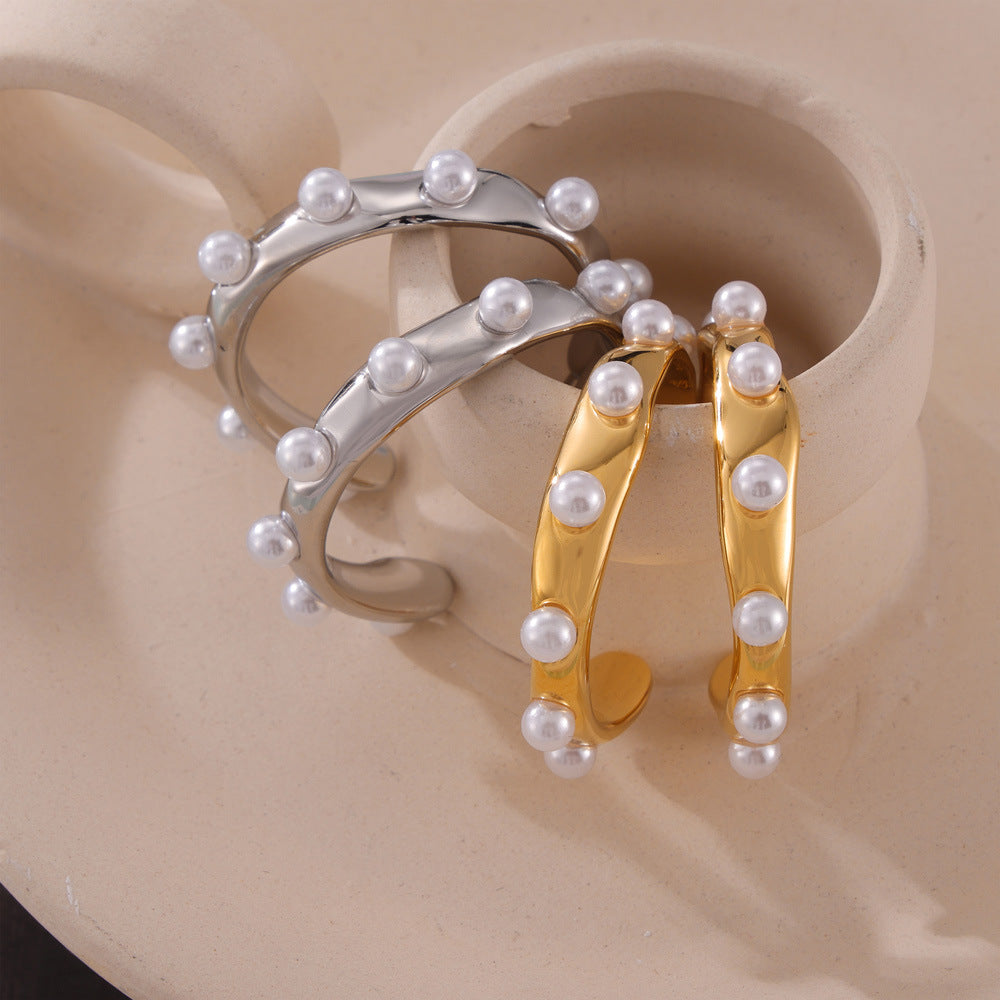 Elegant French Pearl and Gold U-Shaped Earrings