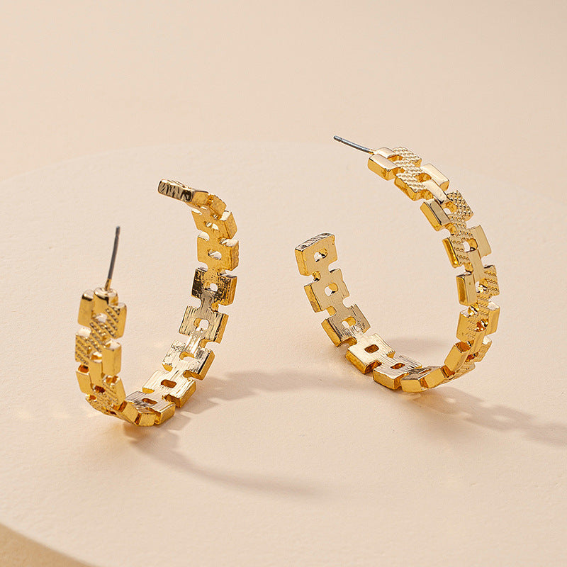 Exquisite Alloy C-Shaped Earrings from Vienna Verve in Metal Texture, Wholesale Jewelry