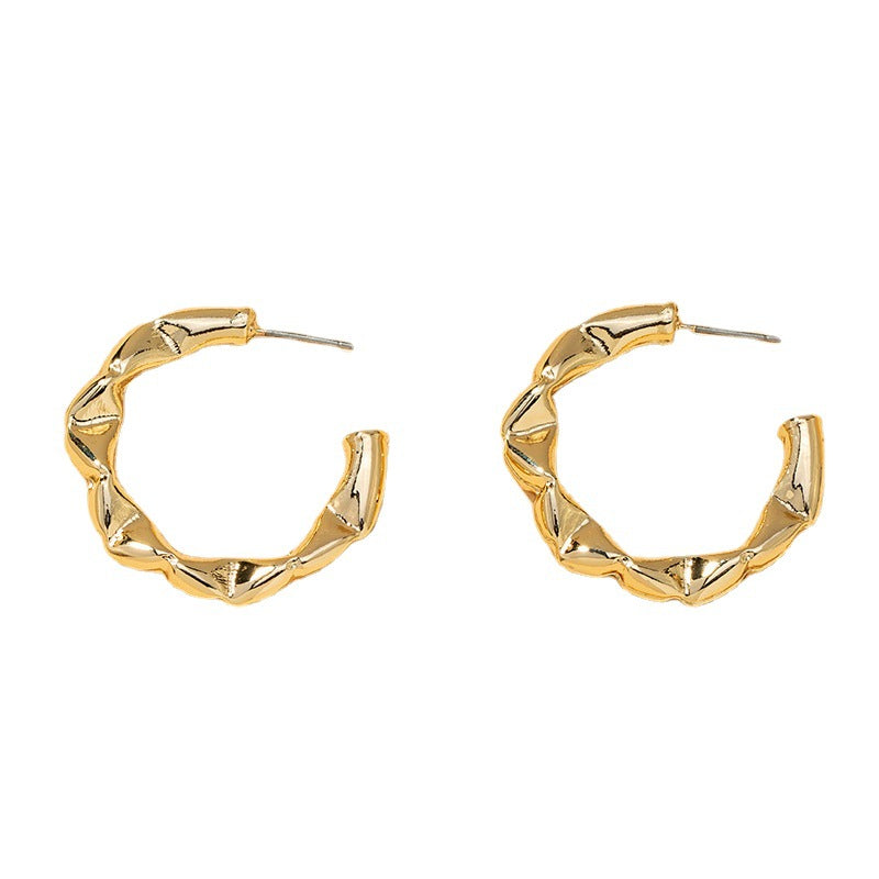 European and American Fashion Statement: Vintage Metal C-Shaped Earrings