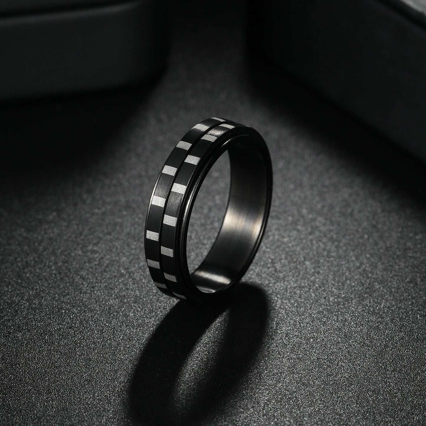 Rotating Black Titanium Steel Ring - Men's Decompression Jewelry