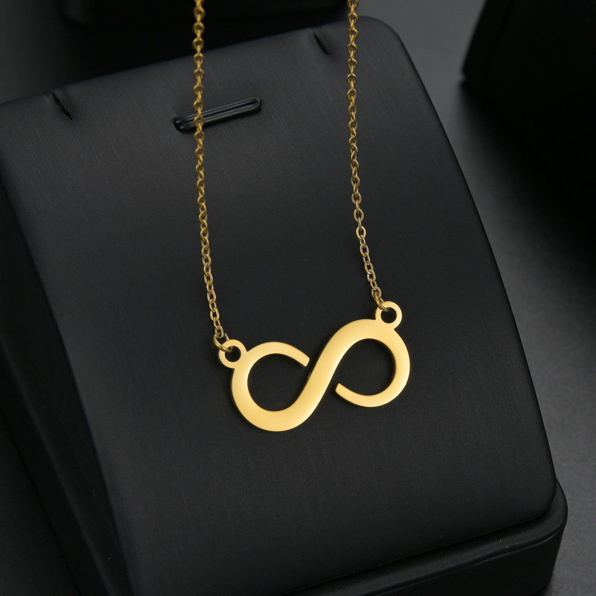 Wholesale Manufacturer of Elegant Minimalist Love Necklace with Titanium Steel Pendant