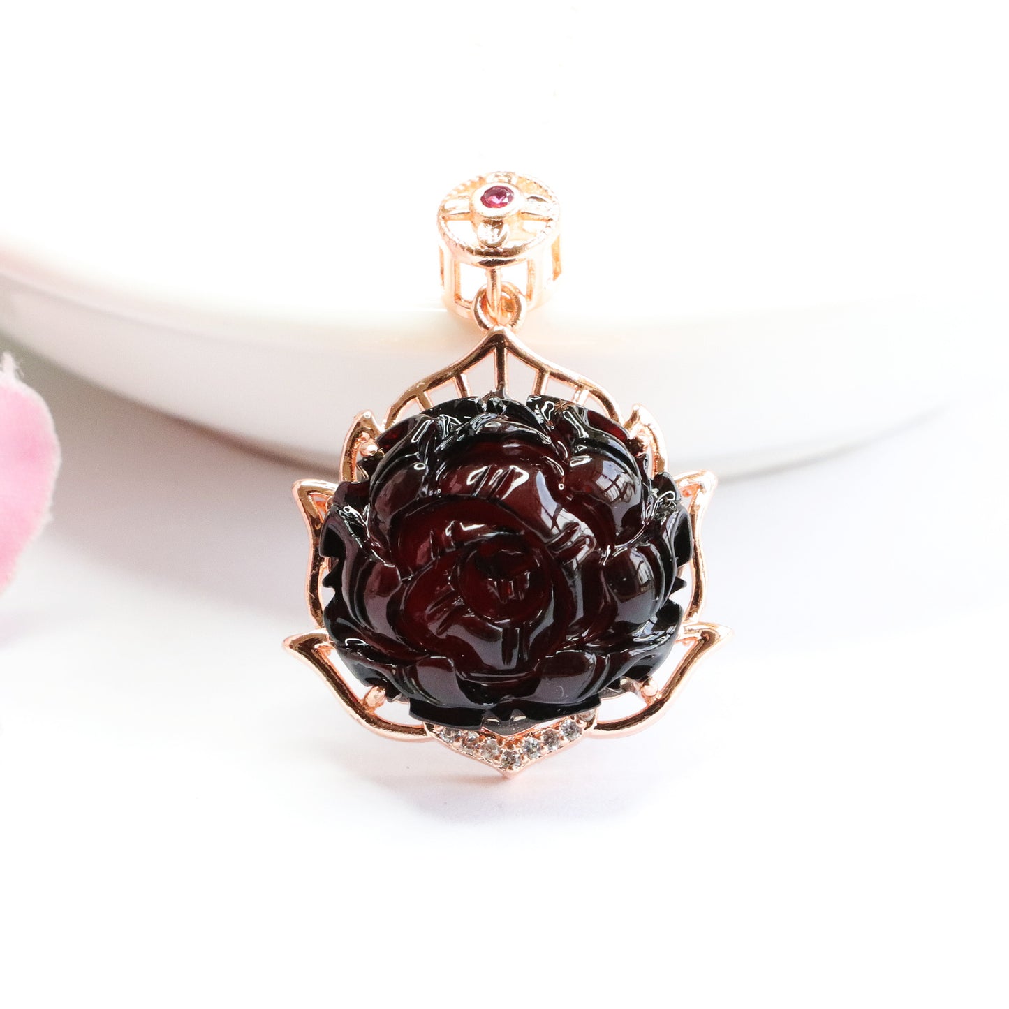 Blood Amber Fortune's Favor Peony Flower Rose Gold Necklace