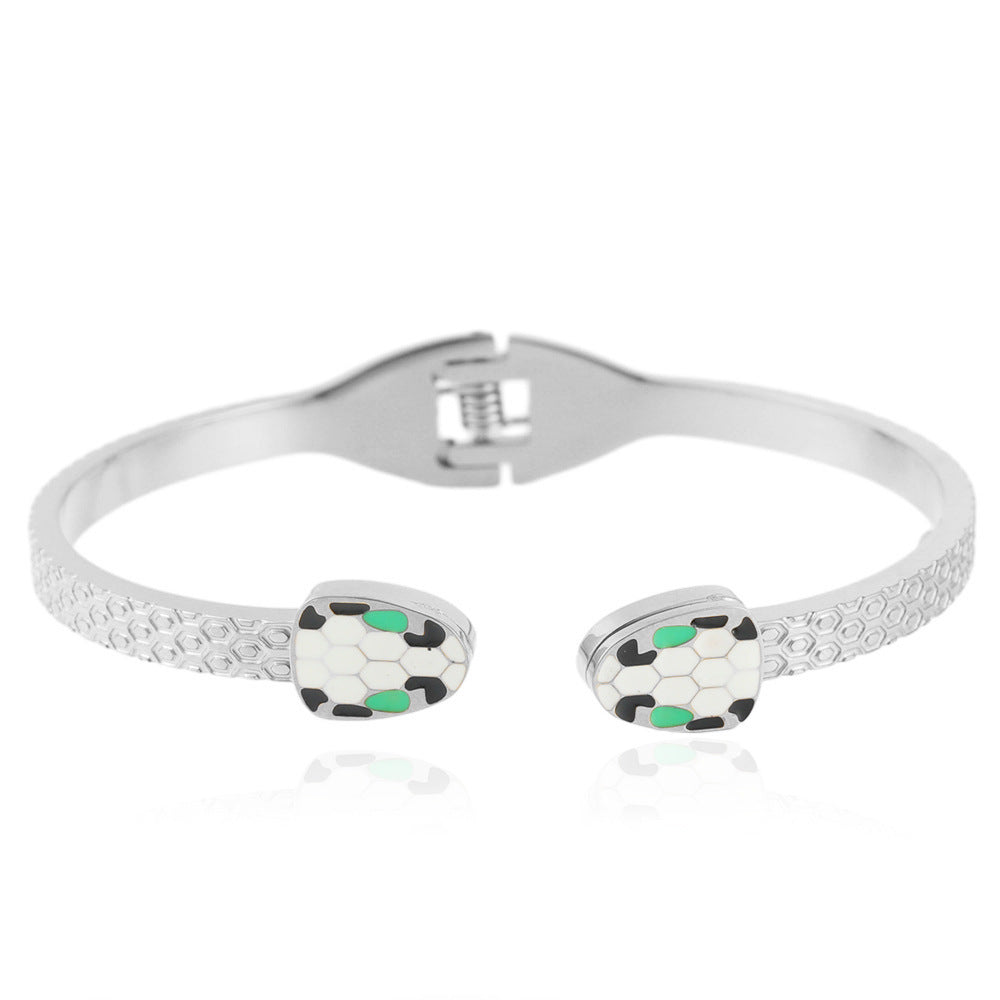 Elegant Double-Headed Snake Titanium Steel Bracelet for Women - A Stylish Trend in Light Luxury Fashion