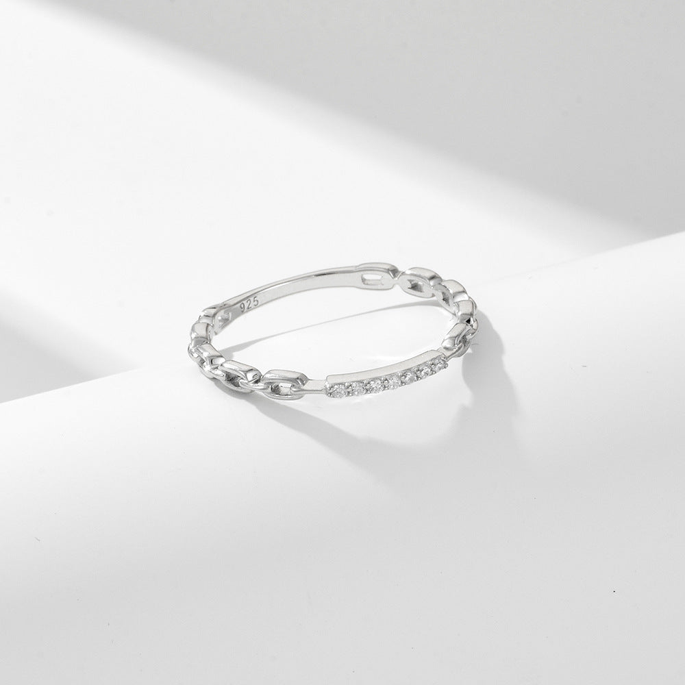 Zircon Chain Design Silver Ring