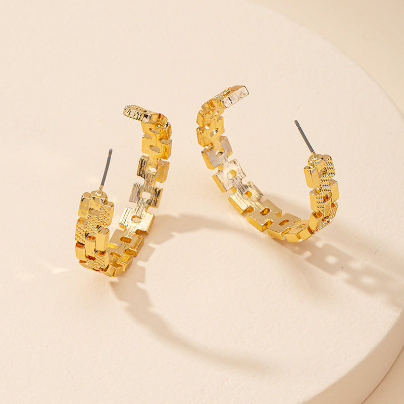 Exquisite Alloy C-Shaped Earrings from Vienna Verve in Metal Texture, Wholesale Jewelry