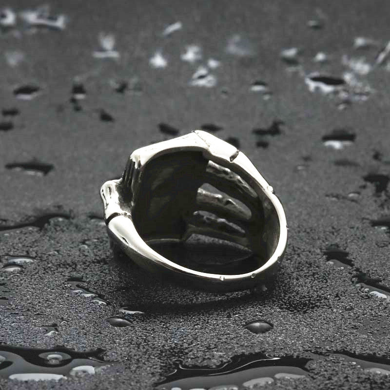 Titanium Steel Gothic Skull Claws Ring for Men – Bold Motorcycle-Inspired Jewelry