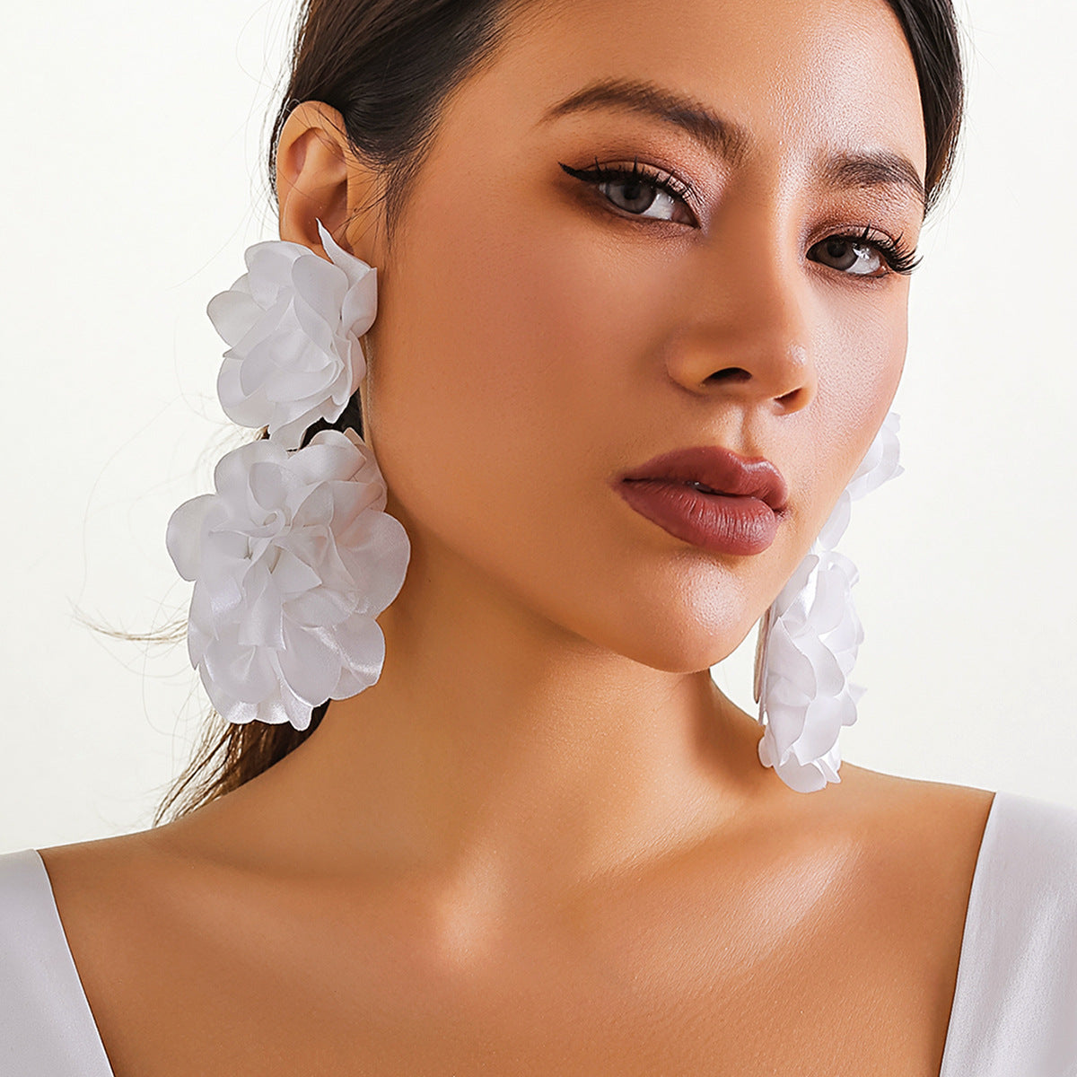 Elegant Long Tassel Flower Ear Clip - Vienna Verve Collection