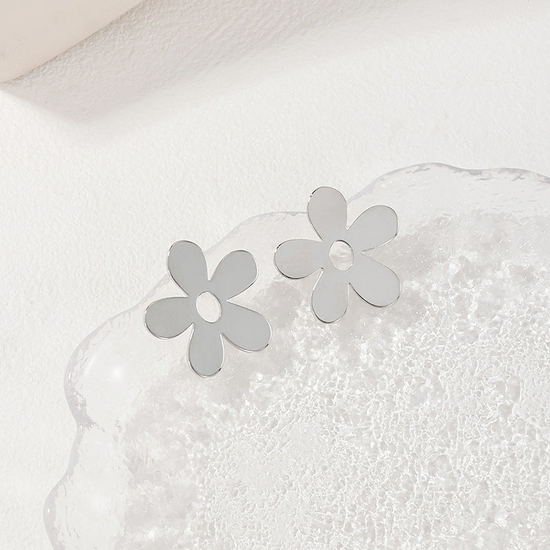 European and American Small Flower Metal Earrings Set - Vienna Verve Collection