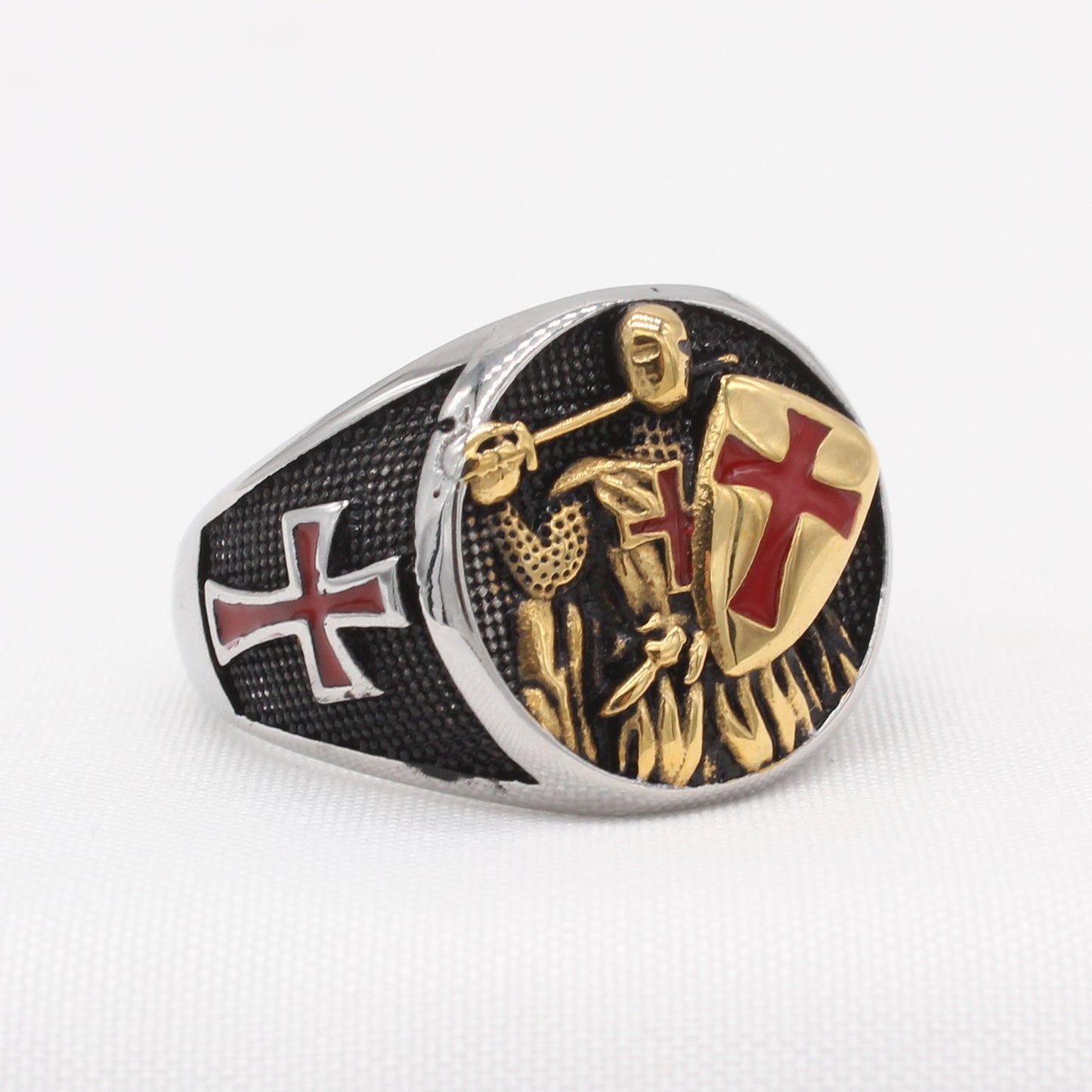 Personalized Retro Knight Shield Crusader Titanium Steel Ring for Men - European & American Design