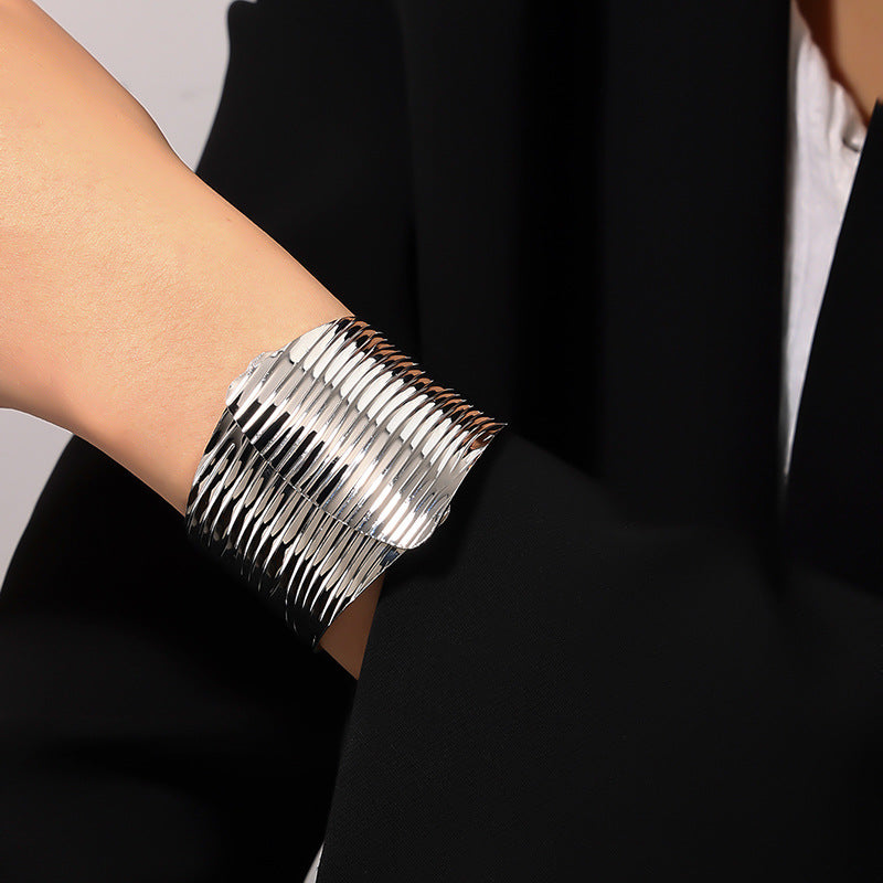 Exaggerated Cold Style Statement Bracelet - Vienna Verve Collection