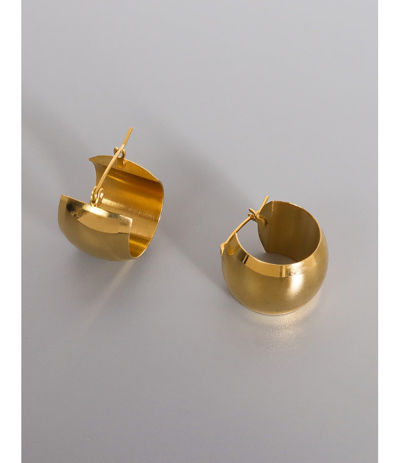 Golden Round C-Shaped Earrings with Titanium Steel Finish