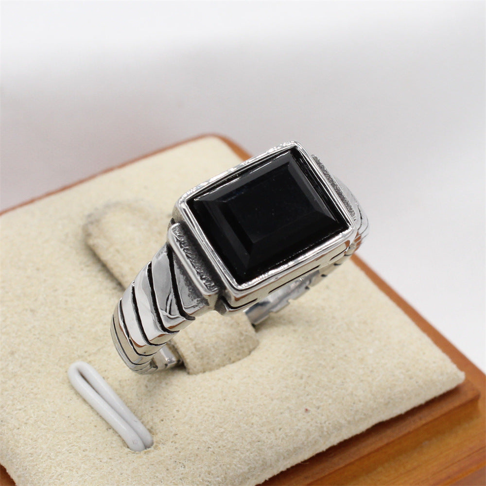 Personalized Retro Rectangular Stone Men's Titanium Steel Ring - European and American Style