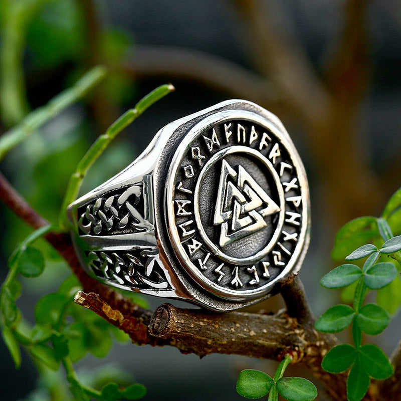 Viking-Inspired Stainless Steel Men's Ring with Celtic Knot Design - Wholesale European and American Retro Style in Titanium Steel