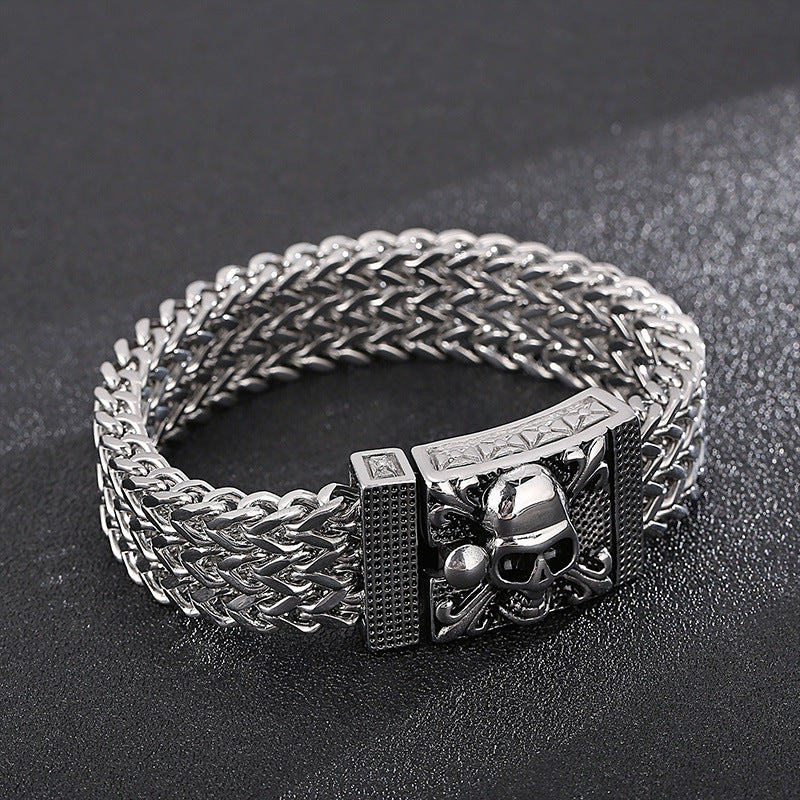 Bold Titan Men's Skull Bracelet - European & American Hip-Hop Style in Stainless Steel