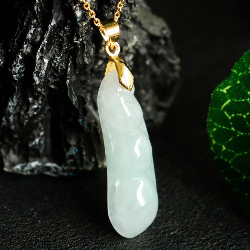 Jade Necklace with Lucky Four Kidney Beans Pendant