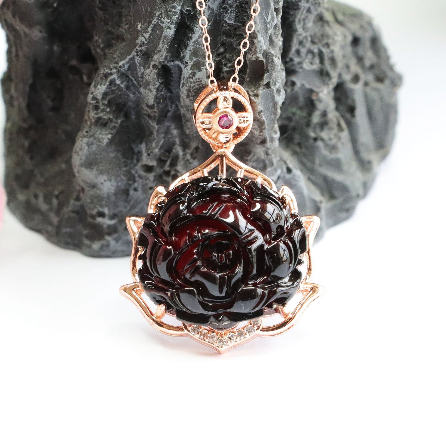 Blood Amber Fortune's Favor Peony Flower Rose Gold Necklace