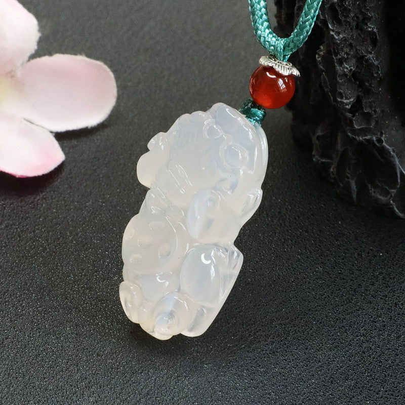 Natural White Chalcedony Pixiu Pendant Jewelry