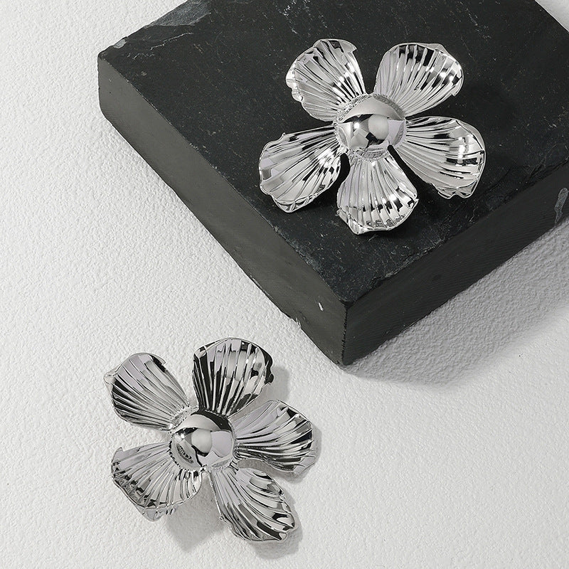 Chic Metal Flower Stud Earrings - Vienna Verve Collection