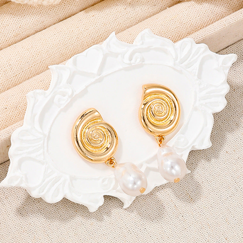 Luxurious Metal Vortex Pearl Earrings from Planderful Vienna Verve Collection