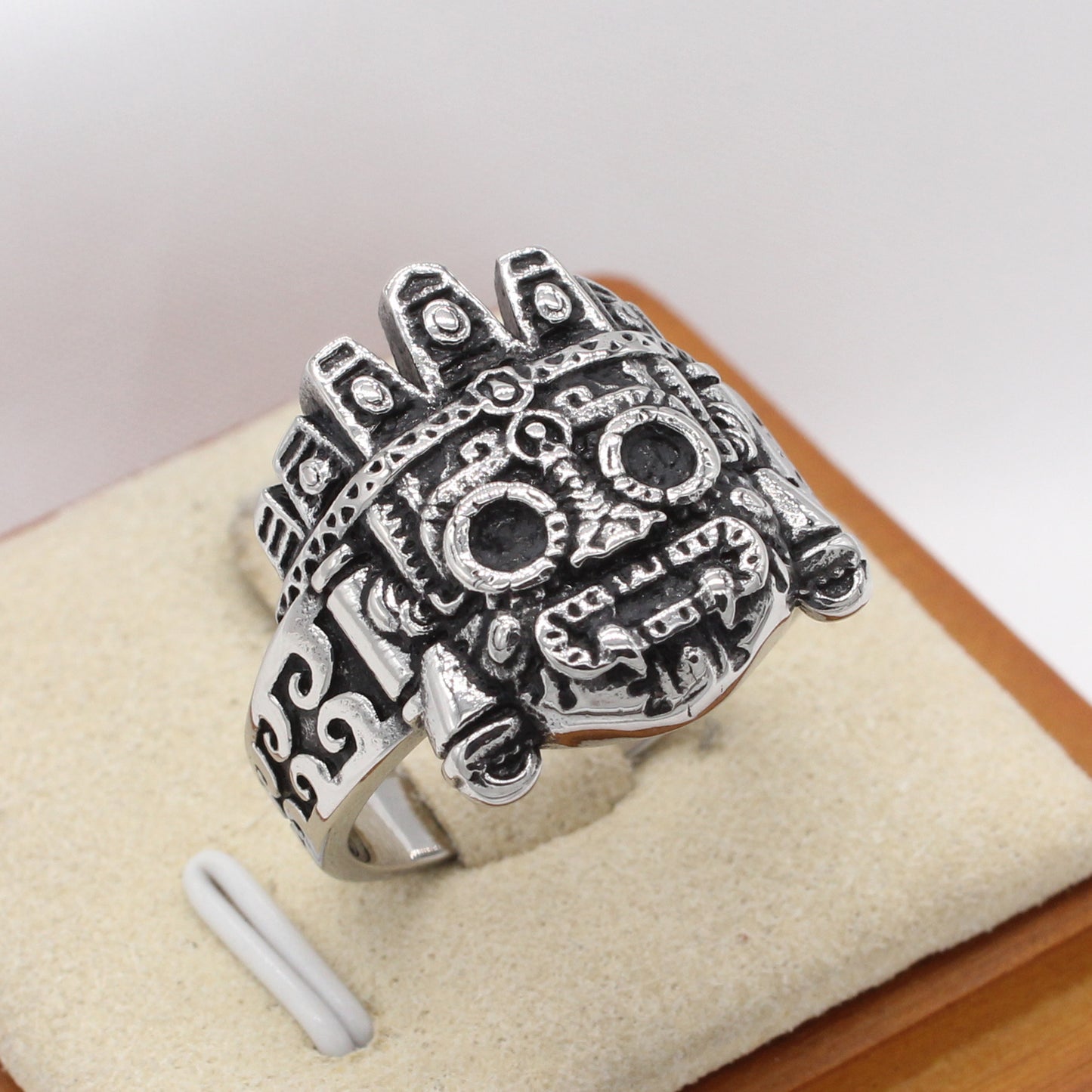 Personalized Retro Titanium Steel Ring for Men - European and American Alien Robot Design