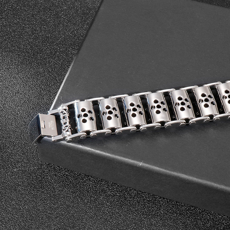 Wolf Head Titanium Steel Street Bracelet for Men - Retro and Edgy