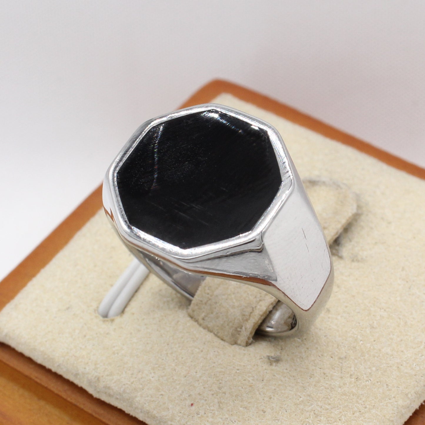 Men's Simple Hexagonal Shell Titanium Steel Ring - European and American Fashion Wholesale Jewelry