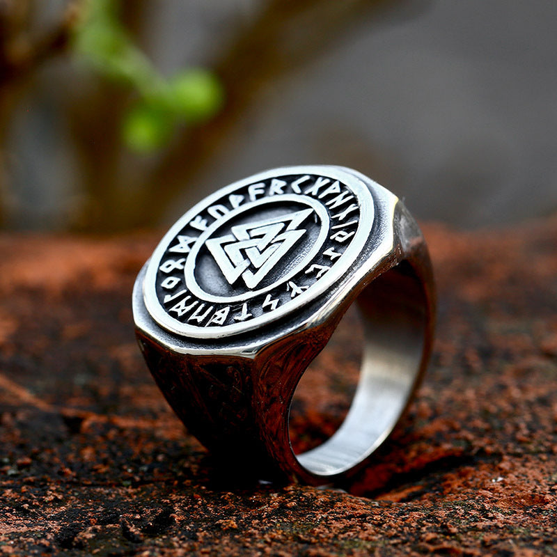 Viking-Inspired Stainless Steel Men's Ring with Celtic Knot Design - Wholesale European and American Retro Style in Titanium Steel