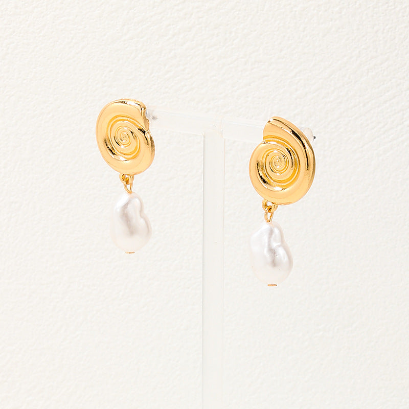 Luxurious Metal Vortex Pearl Earrings from Planderful Vienna Verve Collection