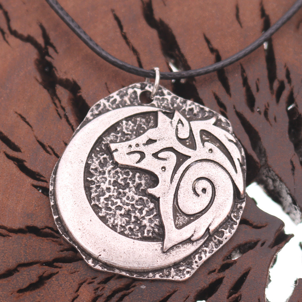 Viking Wolf Howl Talisman Necklace - Retro Norse Legacy Men's Pendant