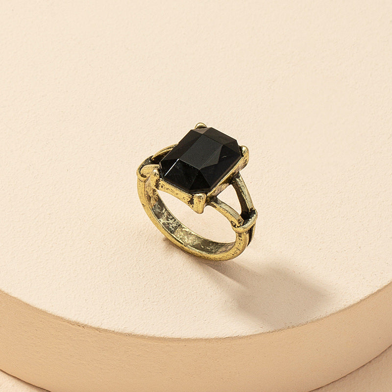 Gemstone Retro Ring - Vienna Verve Collection