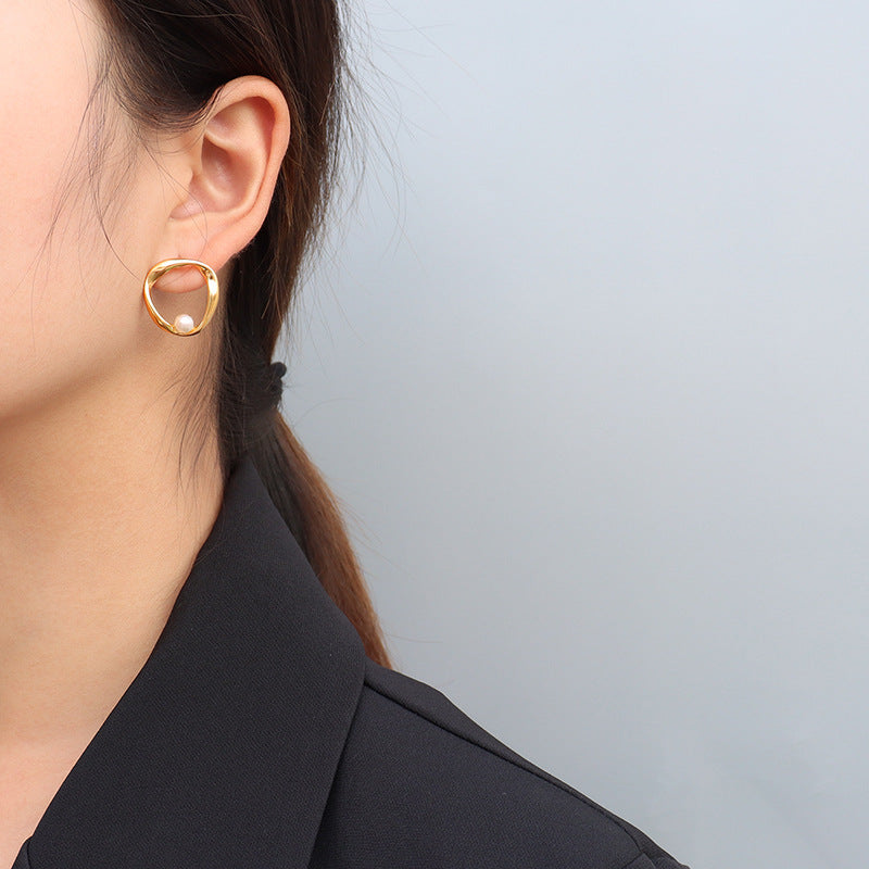 Elegant Irregular Geometry Pearl Earrings in 18k Gold Plating