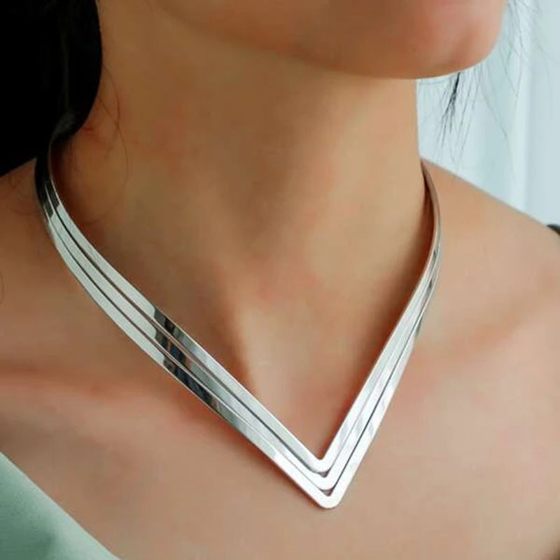 Street Photography Inspired Metal Collarbone Choker Necklace