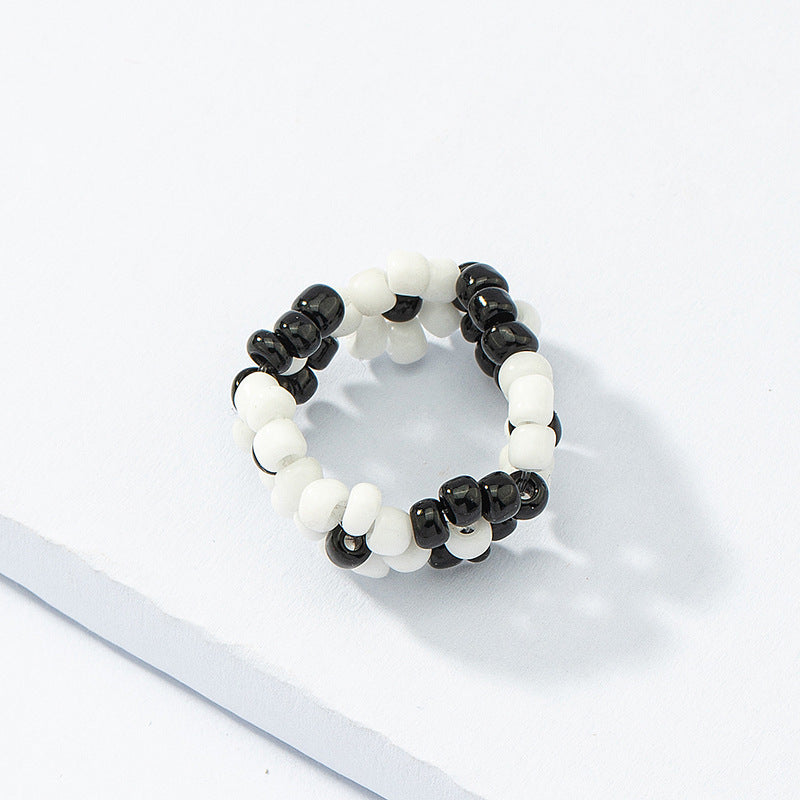 European and American Summer Jewelry Collection: Handcrafted Black and White Beaded Flower Ring