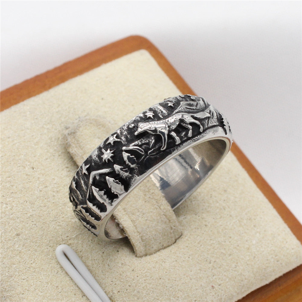 Personalized Retro Wolf Men's Titanium Steel Ring - European and American Style, Wholesale Jewelry for Men